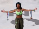 Rayssa Leal com suas medalhas