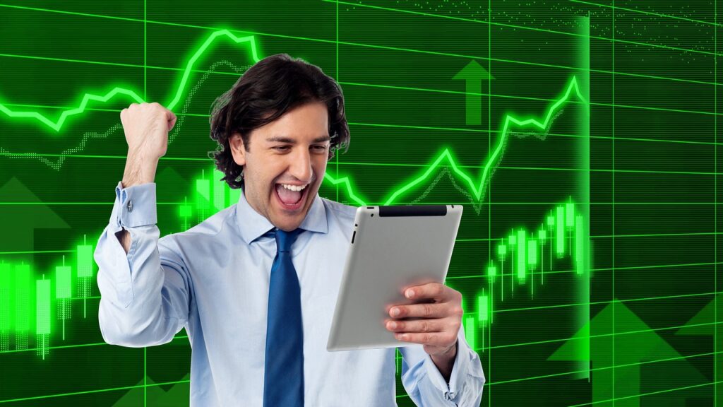 Homem investidor com um tablet na mão